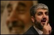 Le chef en exil du mouvement Hamas, Khaled Mechaal, le 17 ao&ucirc;t 2005 &agrave; Beyrouth (&copy; AFP/Archives - Ramzi Haidar)