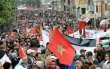 Des milliers de Marocains manifestent, le 28 novembre 2010 Ã  Casablanca contre un appel du Parlement europÃ©en Ã  une enquÃªte sur un dÃ©mantÃ¨lement d'un camp au Sahara occidental (© AFP - Abdelhak Senna)