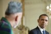 Le prÃ©sident amÃ©ricain Barack Obama face Ã  son homologue afghan Hamid KarzaÃ¯, le 12 mai 2010 Ã  la Maison Blanche (© AFP/Archives - Jim Watson)
